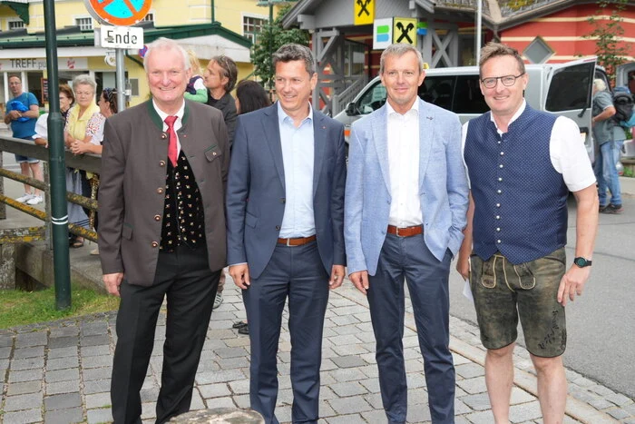 Bürgermeister Günther Novak, Landesrat Daniel Fellner, Vizebürgermeister Anton Glantschnig, Bezirksparteiobmann und Bürgermeister Michael Maier.