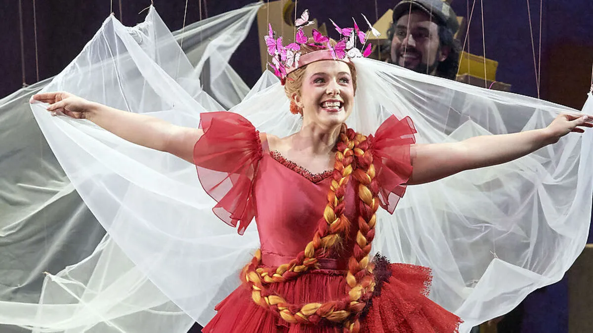 Bryony Dwyer als Persinette