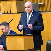 Bundeskanzler Christian Stocker (ÖVP) bei seiner Regierungserklärung