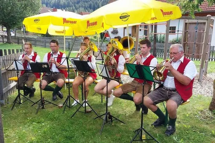 Musikalisch wurde der Tag unter anderem vom Musikverein Kraubath, dem Jugendblasorchester und der Bauernkapelle des MV Althofen, dem MV Weißenbach bei Liezen gestaltet.