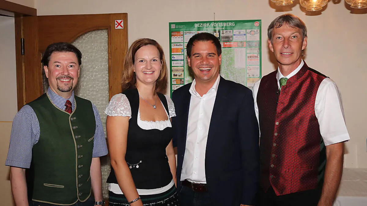 Ortsparteiobmann Rene Hiden, Gemeinderätin Sonja Wibner,Vizelandeshauptmann  Michael Schickhofer und Vizebürgermeister Günther Queder gaben Antworten