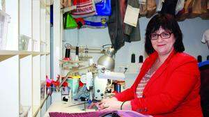 Claudia Polic ist Damenkleidermachermeisterin mit Schneiderei und Shop in  St. Radegund