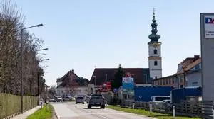 Feldkirchen bei Graz, hier die Kirche im Bild, wählt am 23. März ihren Gemeinderat neu | Vier Parteien treten bei den Gemeinderatswahlen am 23. März in Feldkirchen bei Graz an