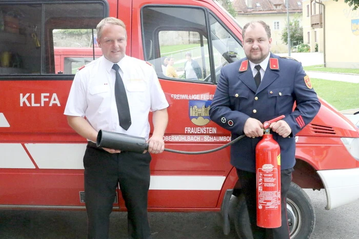 Feuerwehrkommandant Raimund Meierhofer und sein Stellvertreter Harald Fasching (von links) konnten neben zahlreichen Wehren aus dem Bezirk und darüber hinaus unter anderen Bürgermeister Harald Jannach sowie Steuerberaterin Ines Russling  willkommen heißen. 
