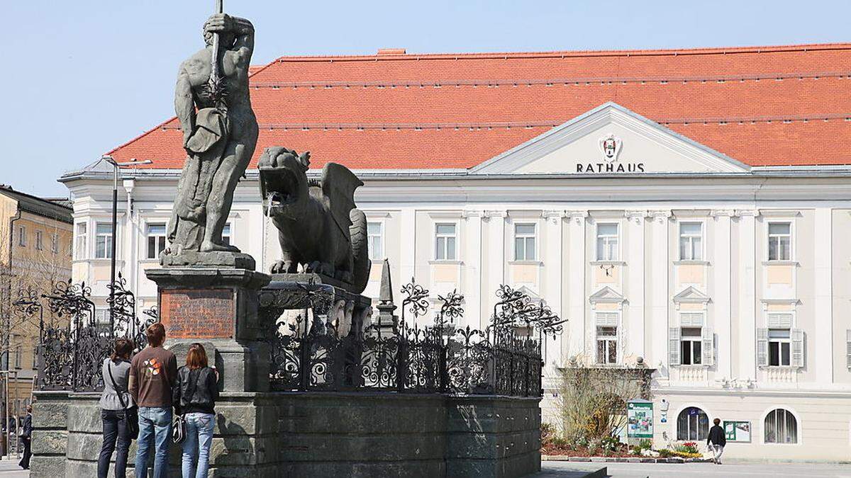 Der bevorstehende Rechnungsabschluss sorgt im Rathaus für Kopfzerbrechen.