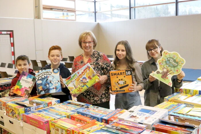 „Mit dieser Veranstaltung wollen wir Jung und Alt zusammen führen“, sagte Bibliotheksleiterin Annelies Koller (Foto), welche die tolle Veranstaltung auf die Beine gestellt hatte. 