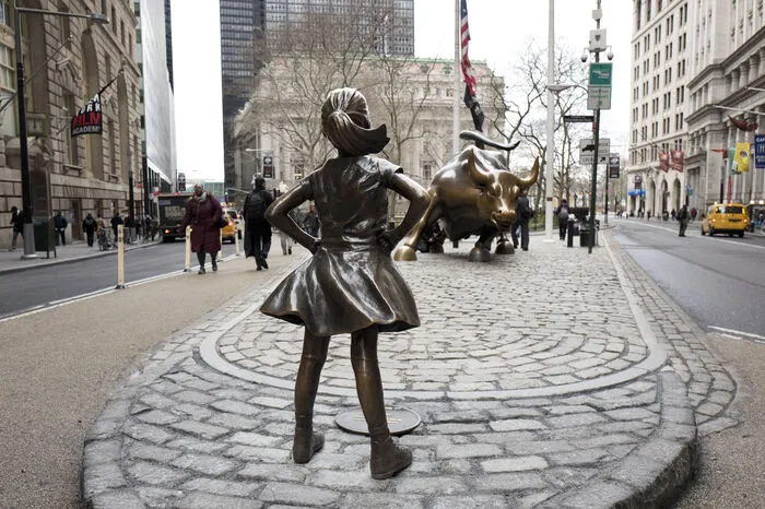 So sieht die Skulptur der amerikanischen Bildhauerin Kristen Visbalaus aus.