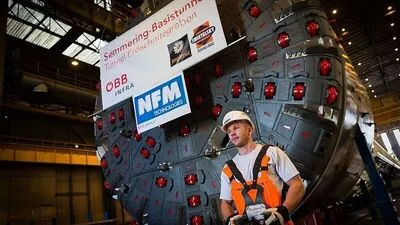 Die Maschinen bringen ein gigantisches Gewicht auf die Waage 