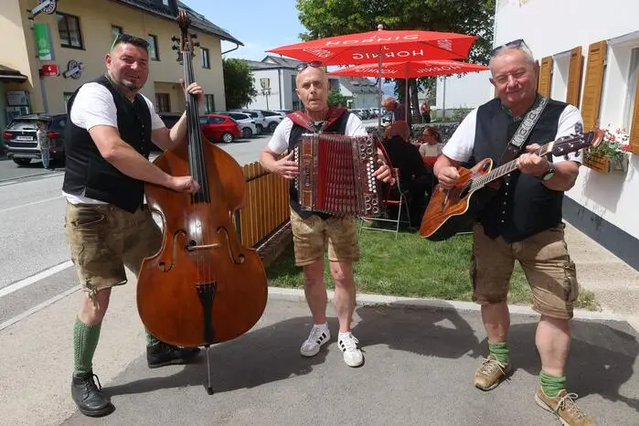 Die musikalische Unterhaltung erfolgte durch „Durchanond mei Musi“.