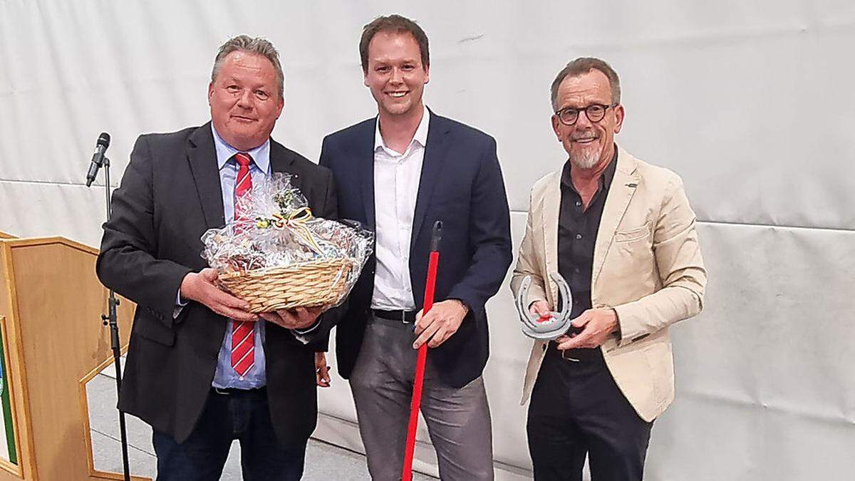 Von links: Andreas Fugger mit Alexander Kröll und Herwig Seiser, Klubobmann der SPÖ im Kärntner Landtag