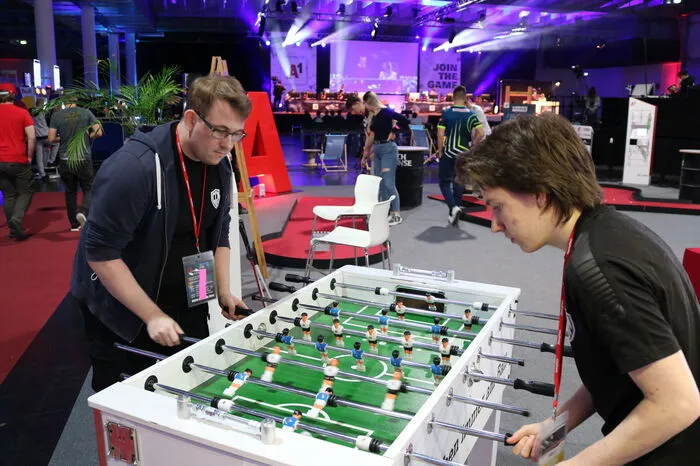 Am Samstag war das Areal ebenfalls für Besucher geöffnet, die im Expo-Bereich die neuesten Spiele aus Österreich spielen oder die Gaming-Turniere beobachten konnten. Oder man spielte einfach eine Runde Tischfußball.