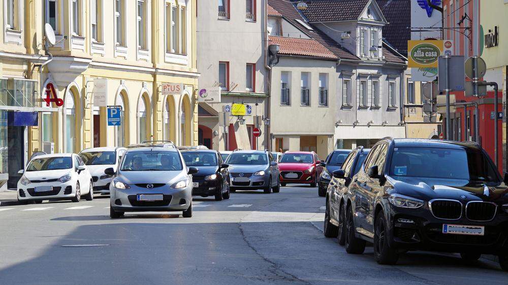 Der Radweg im Gegenverkehr in der Herzog-Ernst-Gasse wird nochmals von Fachleuten überprüft