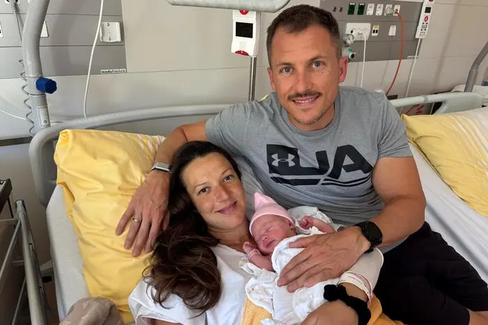 Aus einem Paar wird eine glückliche Familie | Dass Anja und Stefan Korner aus Kobenz mit ihrer Tochter Valentina glücklich sind, ist nicht zu übersehen. Mit 3560 Gramm und 48 Zentimetern lässt die Kleine seit 7. Oktober ihre Eltern strahlen.