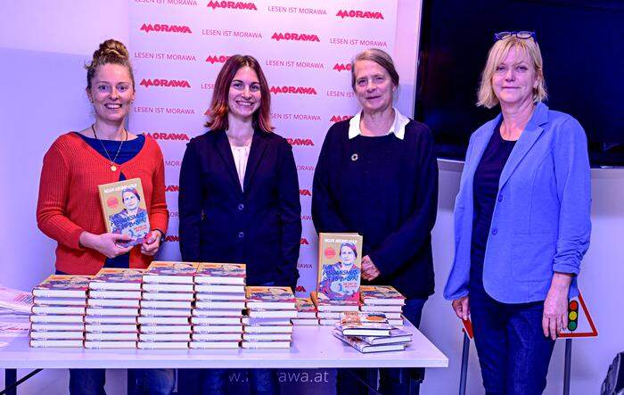 Helga Kromp-Kolb (3. von links) präsentierte ihr Buch in Hartberg