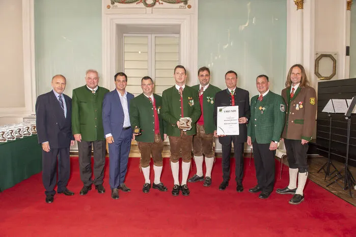 Der Musikverein Breitenfeld durfte den Blasmusik-Panther und die Robert-Stolz-Medaille entgegen nehmen