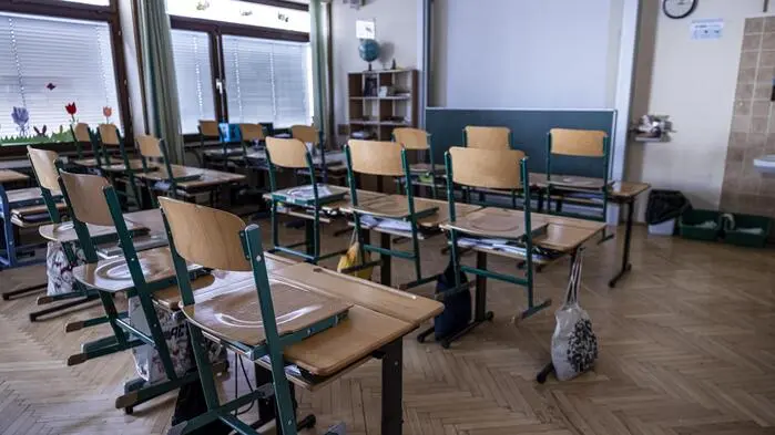 Für die Volks- und Mittelschulen wird ein neues Hitzeschutzkonzept erarbeitet