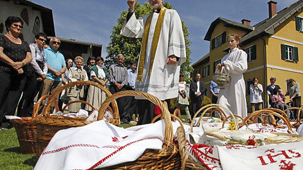 Quer durch den Bezirk werden  am Samstag die Osterspeisen gesegnet