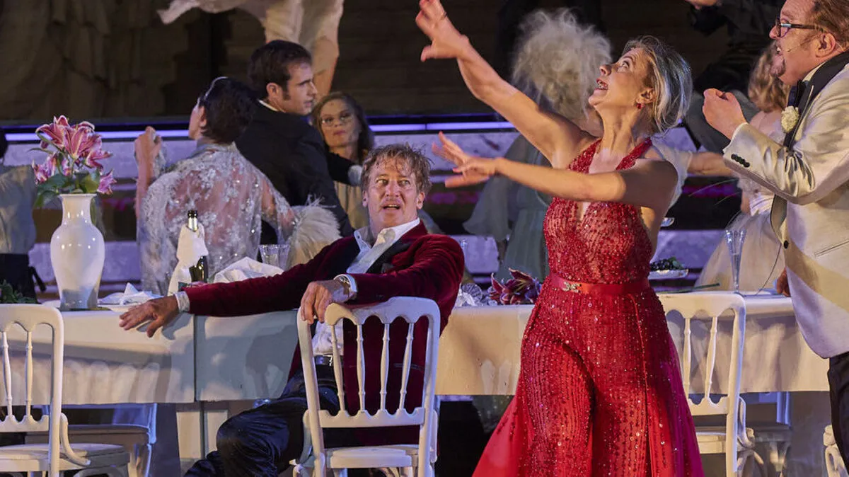 Was ist der "Jedermann"? Am Anfang steht die Ekstase. Danach folgt der Wahnsinn im Angesicht des Todes und schließlich die Läuterung.