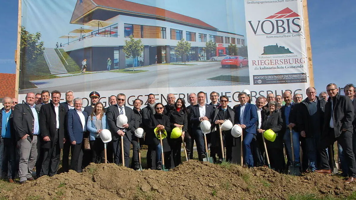 Spatenstich mit großer Gästezahl