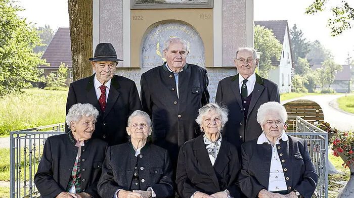 90 Jahre und sehr weise: Maria Potzinger, Maria Ranftl, Johanna Potzer, Margarete Gombotz, Josef Ranftl, Franz Potzer, Johann Gombotz.