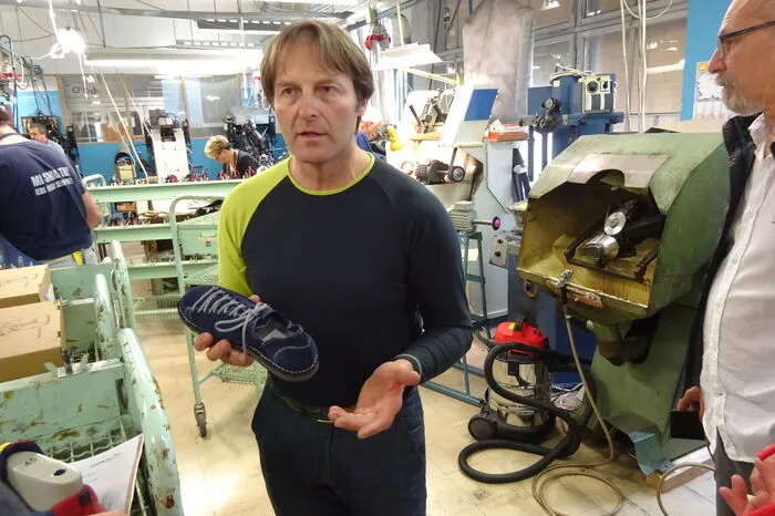Im Bergsteiger- und Skisport-Städtchen Trzic in Slowenien hat Matej Slapar in einer alten Schuhfabrik ein Start-up-Unternehmen gegründet. Seine Bergschuhe bekommt man übrigens auch in Klagenfurt.