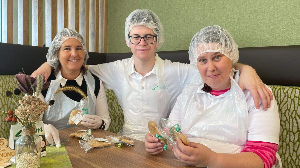 Carmen Hinteregger, Manuel Mosinzer, Kerstin Müllner (von links)