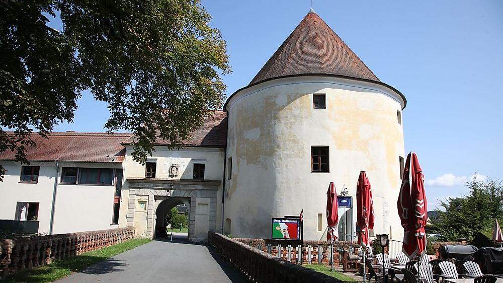Die Marktgemeinde Burgau hat der Pächterin des Schlosscafés den Vertrag gekündigt