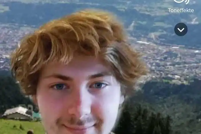 Jetzt kann man kurze Videos von sich selbst aufnehmen und diese mit verschiedenen Effekten und Hintergründen bearbeiten. 