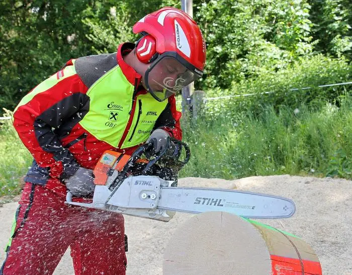 Heuer fliegen in Feldkirchen wieder die Holzspäne