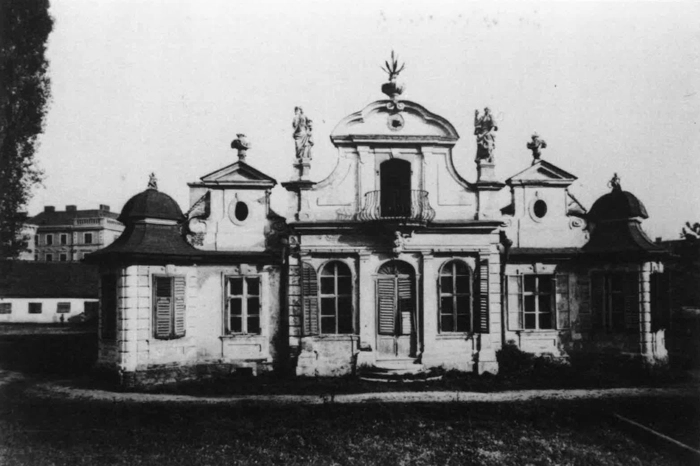 Doch es war von nicht besonders wertvoller Architektur.