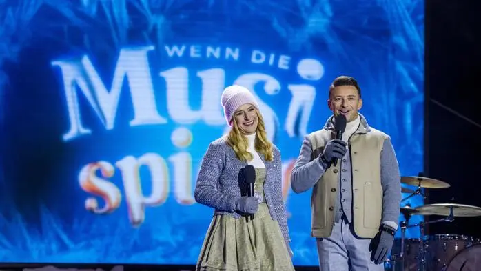 Die Stars der volkstümlichen Musik und des Schlagers präsentieren ihre Hits bei der größten Après Ski Party in Bad Kleinkirchheim. Stefanie Hertel und Marco Ventre führen wieder durch den Abend. Bild: Stefanie Hertel und Marco Ventre