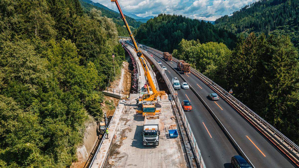 Das Nadelöhr aufgrund der Brückensanierung zwischen Spittal und Gmünd trägt wie die Tunnelsanierung in Salzburg nicht zur Entspannung bei