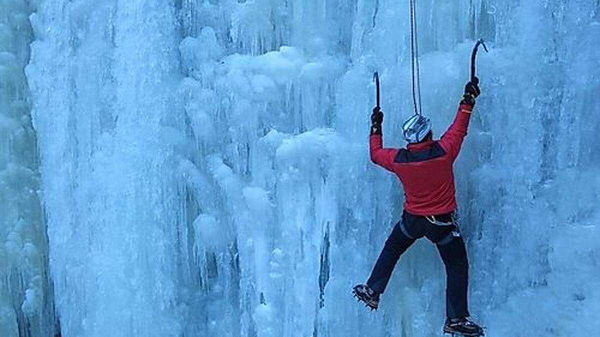 Trotz Sicherung: Eiskletterer stürzten 70 Meter ab