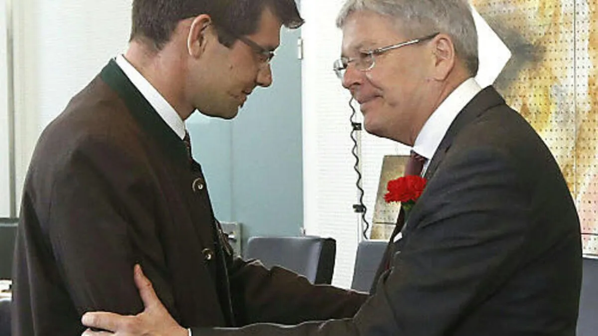 ÖVP-Obmann Martin Gruber und Landeshauptmann Peter Kaiser bei der konstituierenden Sitzung des Kärntner Landtags im April 2018
