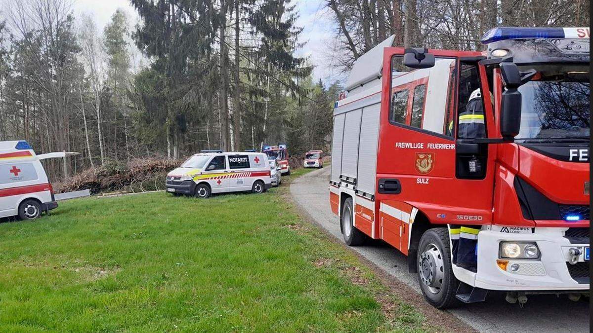 Ein Landwirt erlitt bei einem Unfall am Dienstagnachmittag Verletzungen unbestimmten Grades. 