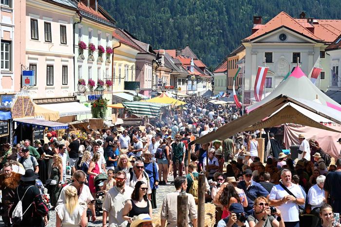 Friesach Spectaculum 2024, bereits um 13 Uhr herrschte Massenandrang