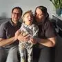 Niklas (3) mit seiner Mama Carina Werl und Papa Thomas Putzl
