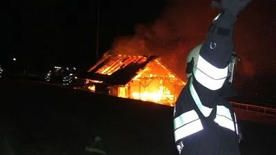 Die Ausschankhütte ging in Flammen auf