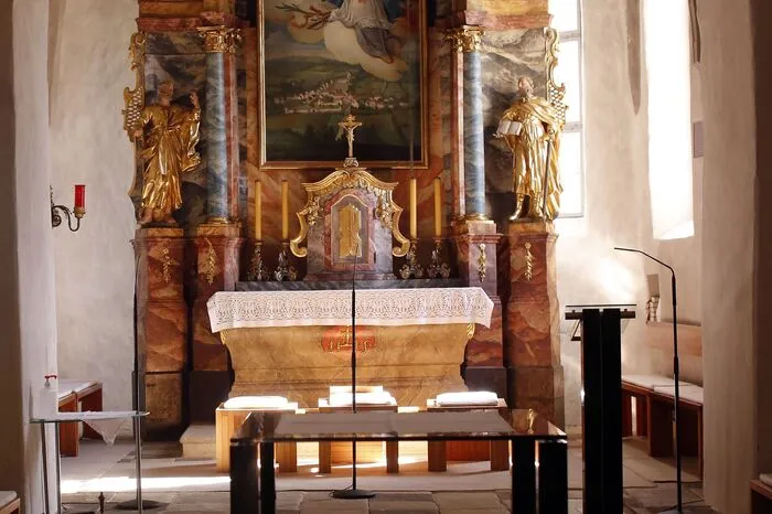 Die Taborkirche heißt eigentlich Sankt-Thomas-Kirche und wurde im zwölften Jahrhundert errichtet.