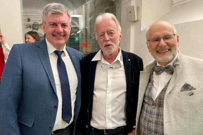 Kiwanis-Vorstandsmitglied Christian Kari, Kiwanis-Präsident Günther Tragatschnig und Josef Gracher.