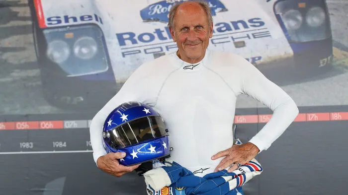 Die Legend's Parade, die Parade der Rennlegenden, steht heuer ganz im Zeichen von Le Mans ... Hans-Joachim Stuck, der das 24-Stunden-Rennen 1986 und 1987 gewann, fuhr einen Porsche 962c ...