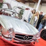 Oldtimer-Experte Johannes Habich freut sich über den Mercedes 300 SL Flügeltürer in der "Hall of Classic"