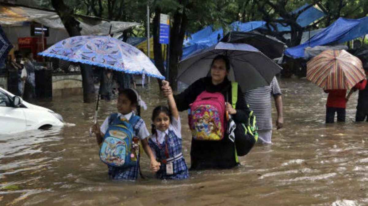Überschwemmte Millionenmetropole Mumbai 