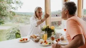 Die EISENBERG-Küche verwöhnt Gäste mit regionalen Spezialitäten.