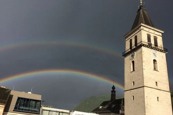 Doppelter Regenbogen "verziert" Judenburg.