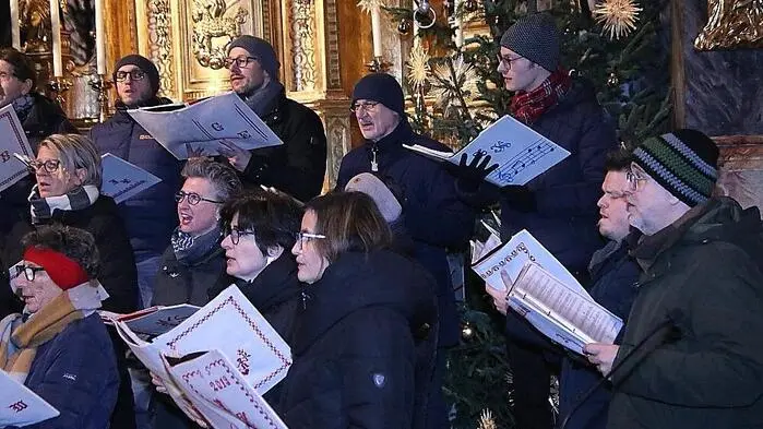 Bereits zum 78. Mal lud der offizielle Chor der Lipizzanerheimat, die Sing- und Spielgruppe Köflach, zum Weihnachtssingen in die vollbesetzte Stadtpfarrkirche von Köflach.