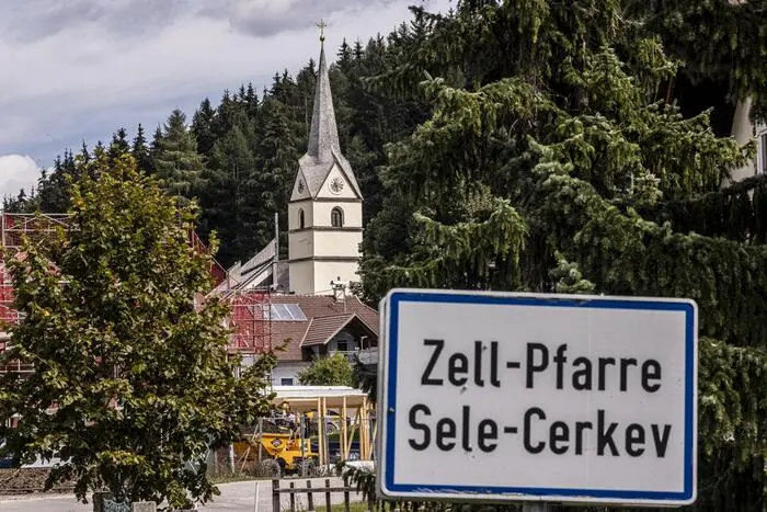 Mit 89 Prozent ist Zell die Gemeinde mit dem höchsten Bevölkerungsanteil an Kärntner Slowenen sind Zell. Der Wert bezieht sich auf die Volkszählung aus dem Jahr 2001