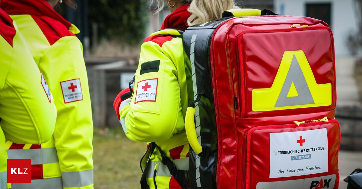 Kainach-Muldenkipper-umgest-rzt-Feuerwehr-befreite-verletzten-Lenker