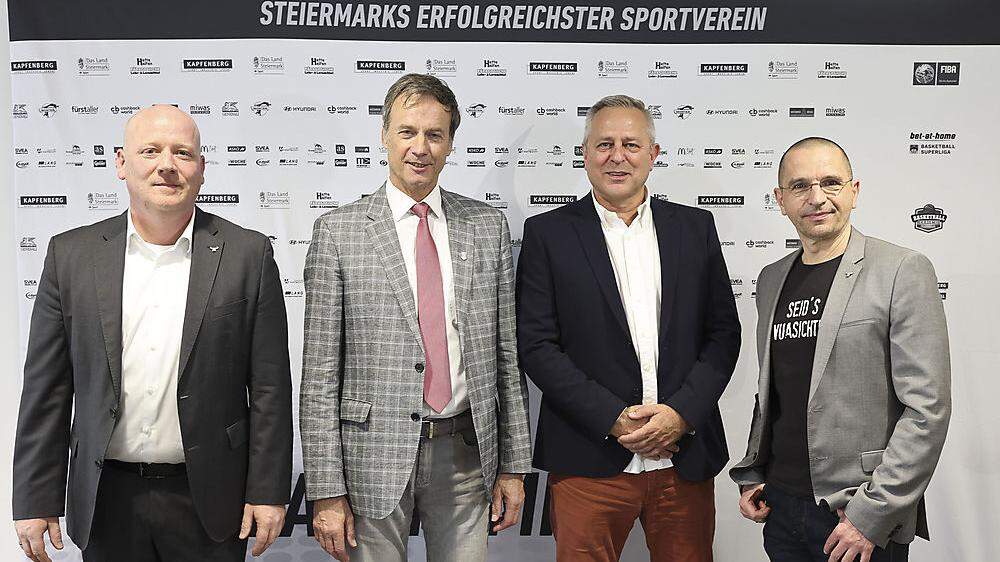 Oliver Freund, Fritz Kratzer, Gernot Mach und Michael Schrittwieser eröffneten das neue Bulls Home