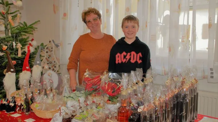 Eine ideale Einstimmung in die Advent- und Weihnachtszeit bot der zweitägige Adventmarkt beim Mehrzwecksaal in Pöllau bei Gleisdorf.